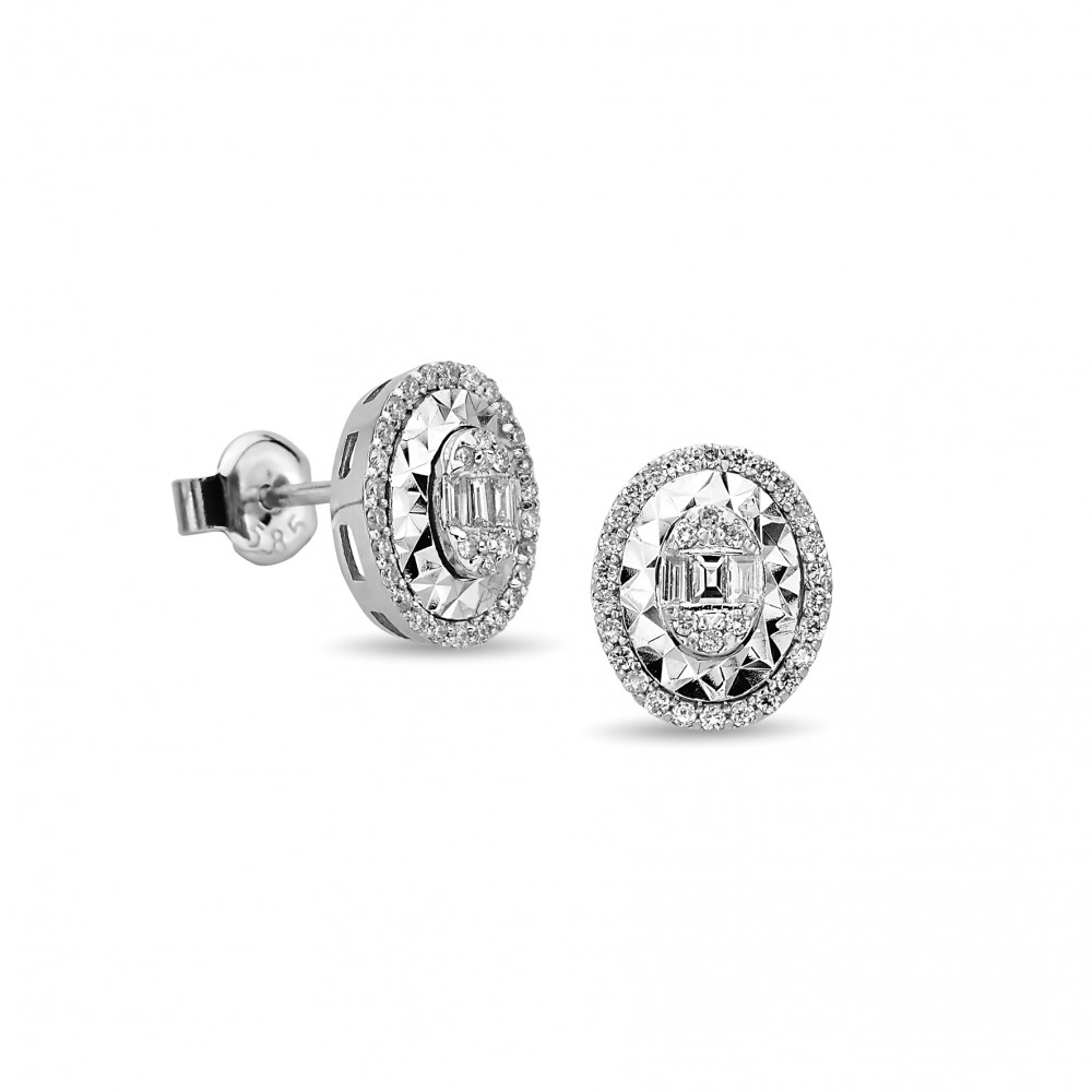 0,34 Karat Pırlanta Efektli  Baget Küpe